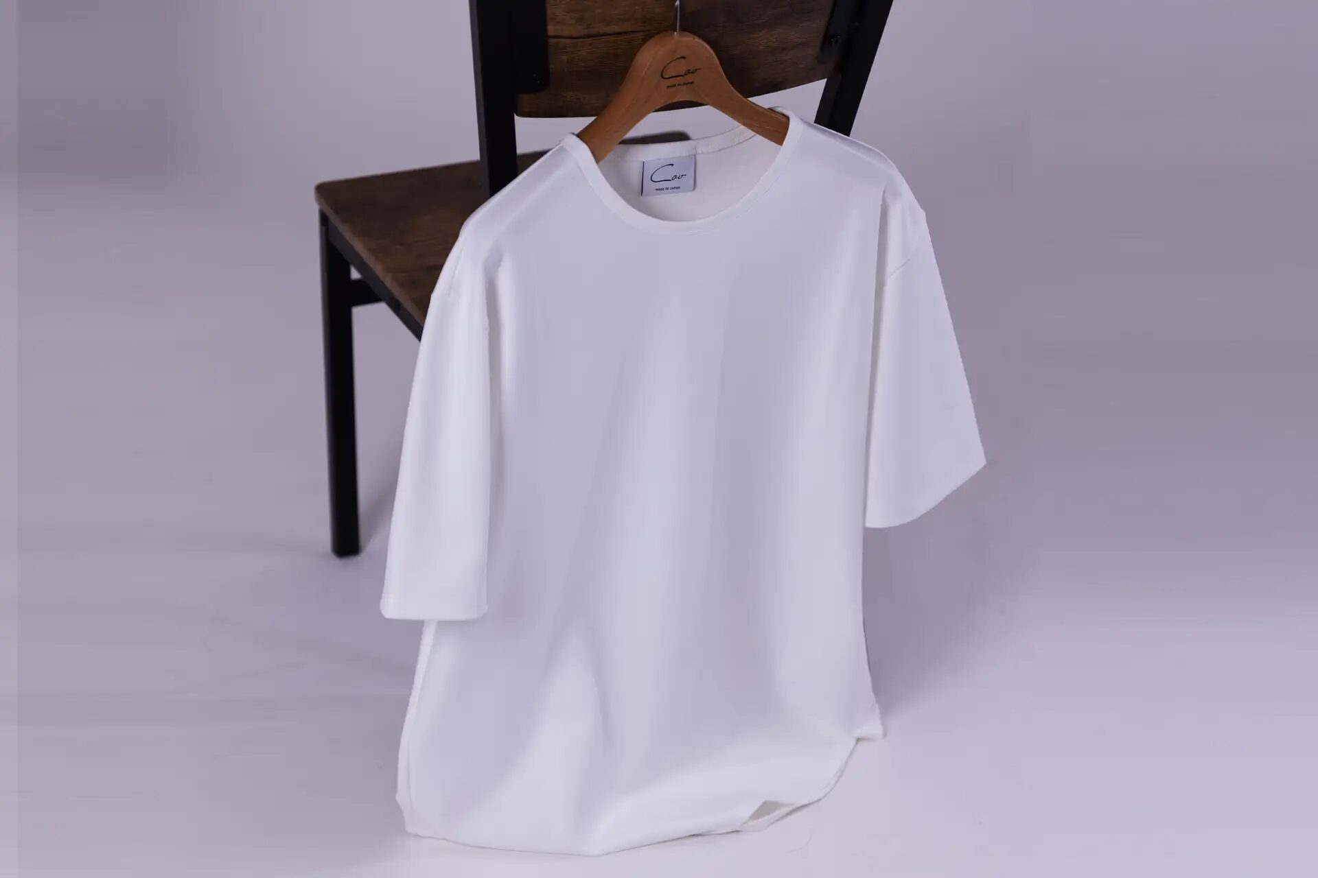 白Tシャツは透けるとダサい!透けない条件と対策できる国産ブランド