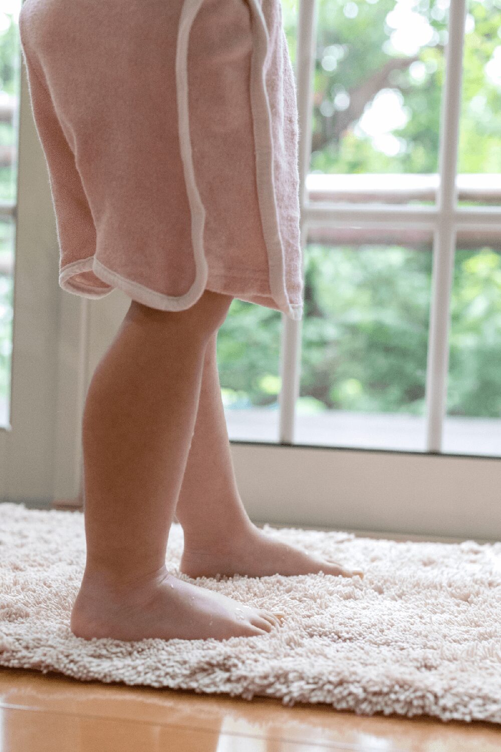 乾度良好Dナチュレの毛足へ足を乗せた使用場面